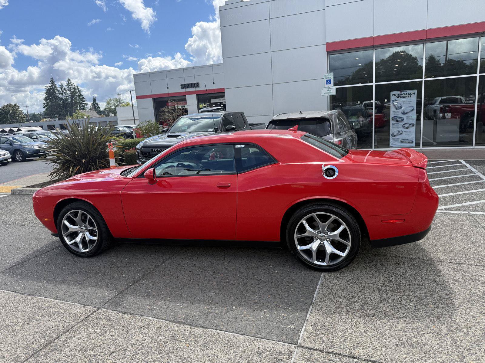 Used 2016 Dodge Challenger SXT Plus RWD image 3