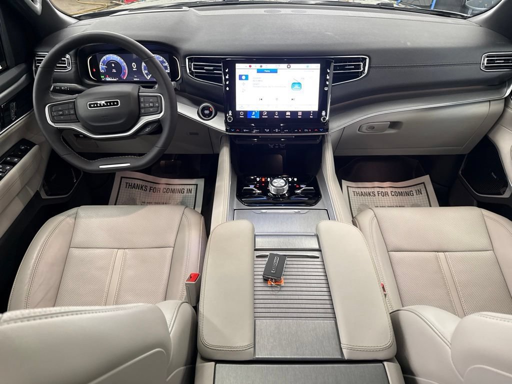 Used 2025 Jeep Wagoneer Series III AWD/4WD image 18