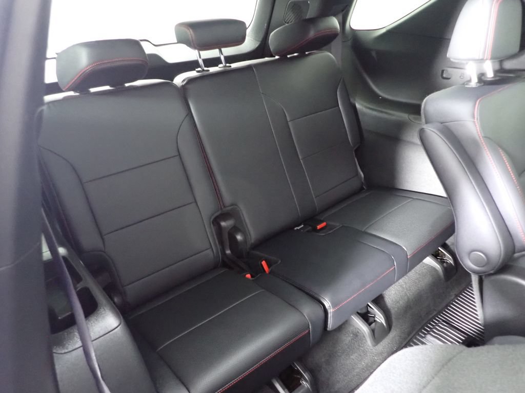 Used 2025 Chevrolet Traverse Z71 AWD/4WD image 31