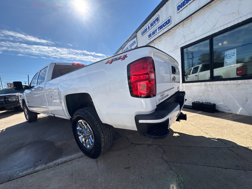 Used 2019 Chevrolet Silverado 3500 High Country w/ Duramax Plus Package image 2