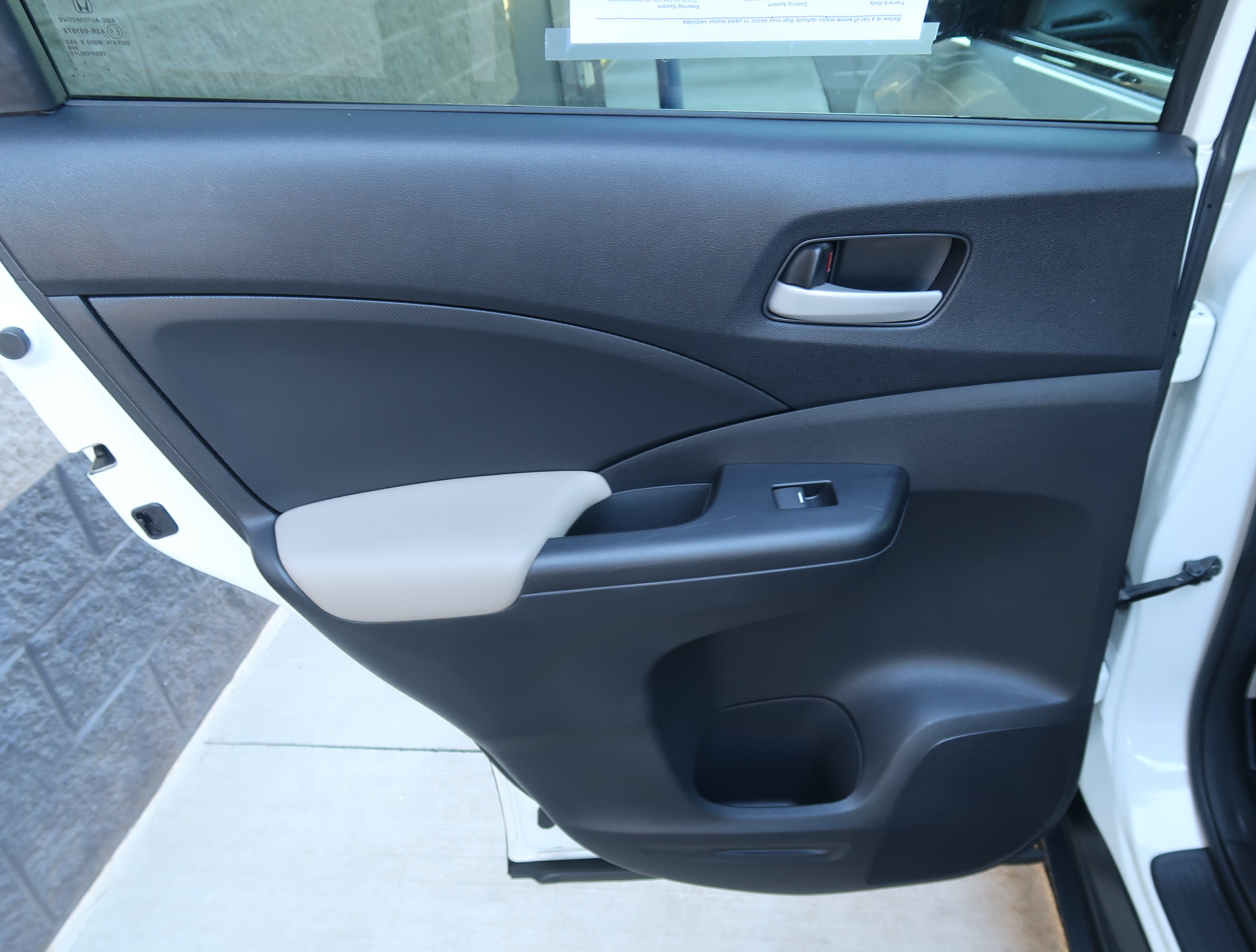 Used 2015 Honda CR-V LX image 33