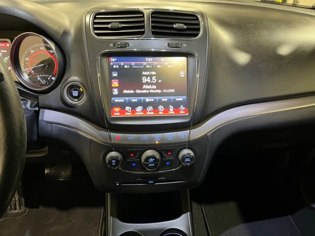 Used 2017 Dodge Journey Crossroad w/ Popular Equipment Group image 30
