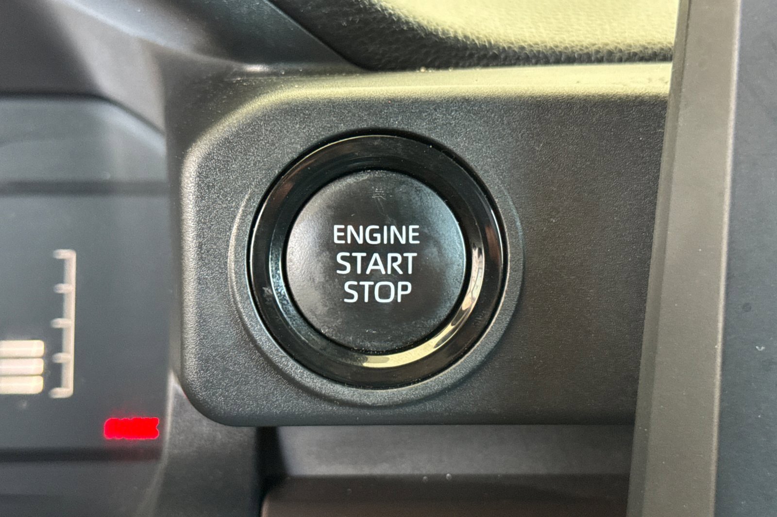 Used 2024 Toyota Tacoma SR5 AWD/4WD image 20