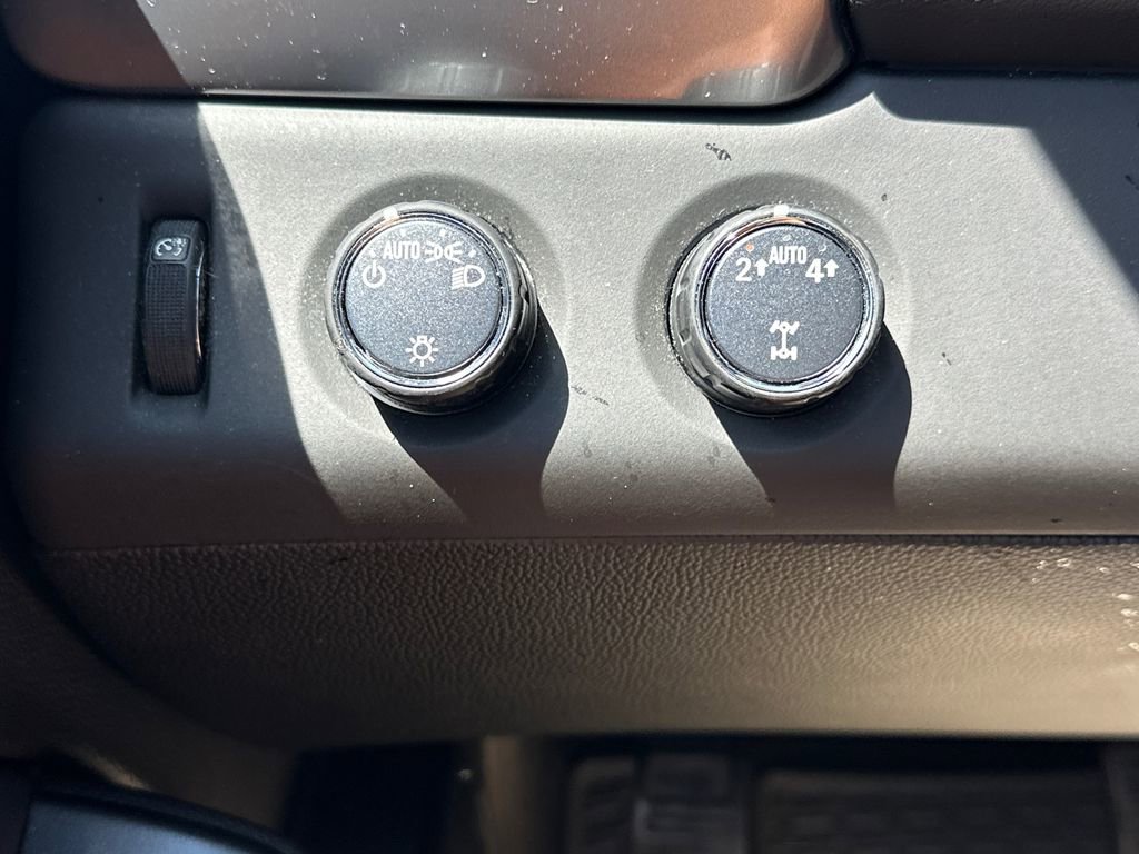 Used 2017 Chevrolet Tahoe LT AWD/4WD image 32