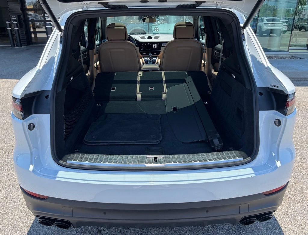 Certified 2023 Porsche Cayenne S Platinum AWD/4WD image 12