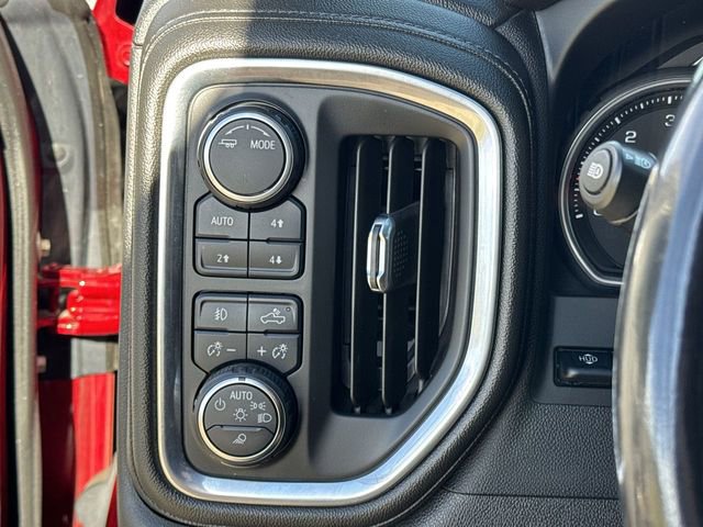 Used 2022 Chevrolet Silverado 1500 High Country w/ Technology Package image 17