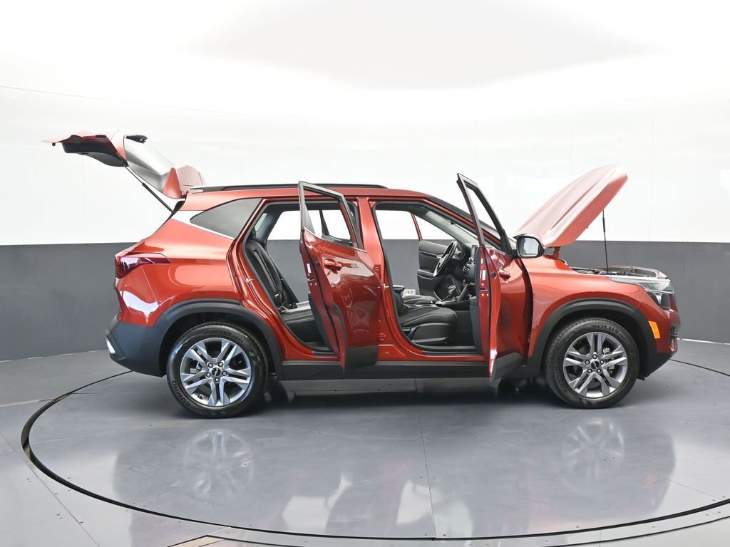 Used 2023 Kia Seltos S image 65