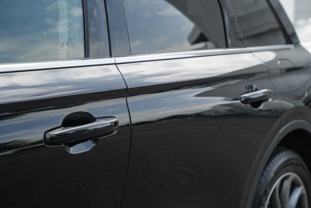 Used 2020 Lincoln Corsair AWD w/ Premium Package image 15