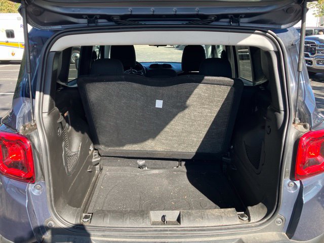 Used 2020 Jeep Renegade Latitude w/ Cold Weather Group AWD/4WD image 19