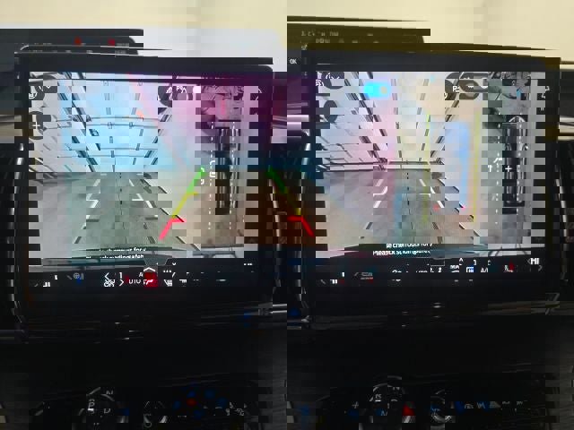 Used 2025 Ford Expedition Platinum image 30