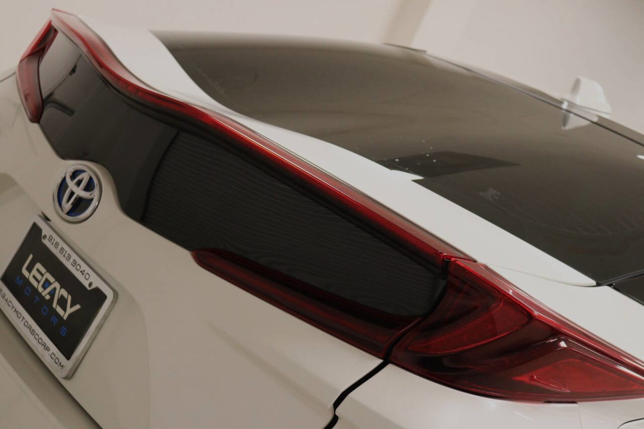 Used 2017 Toyota Prius Prime Advanced image 95