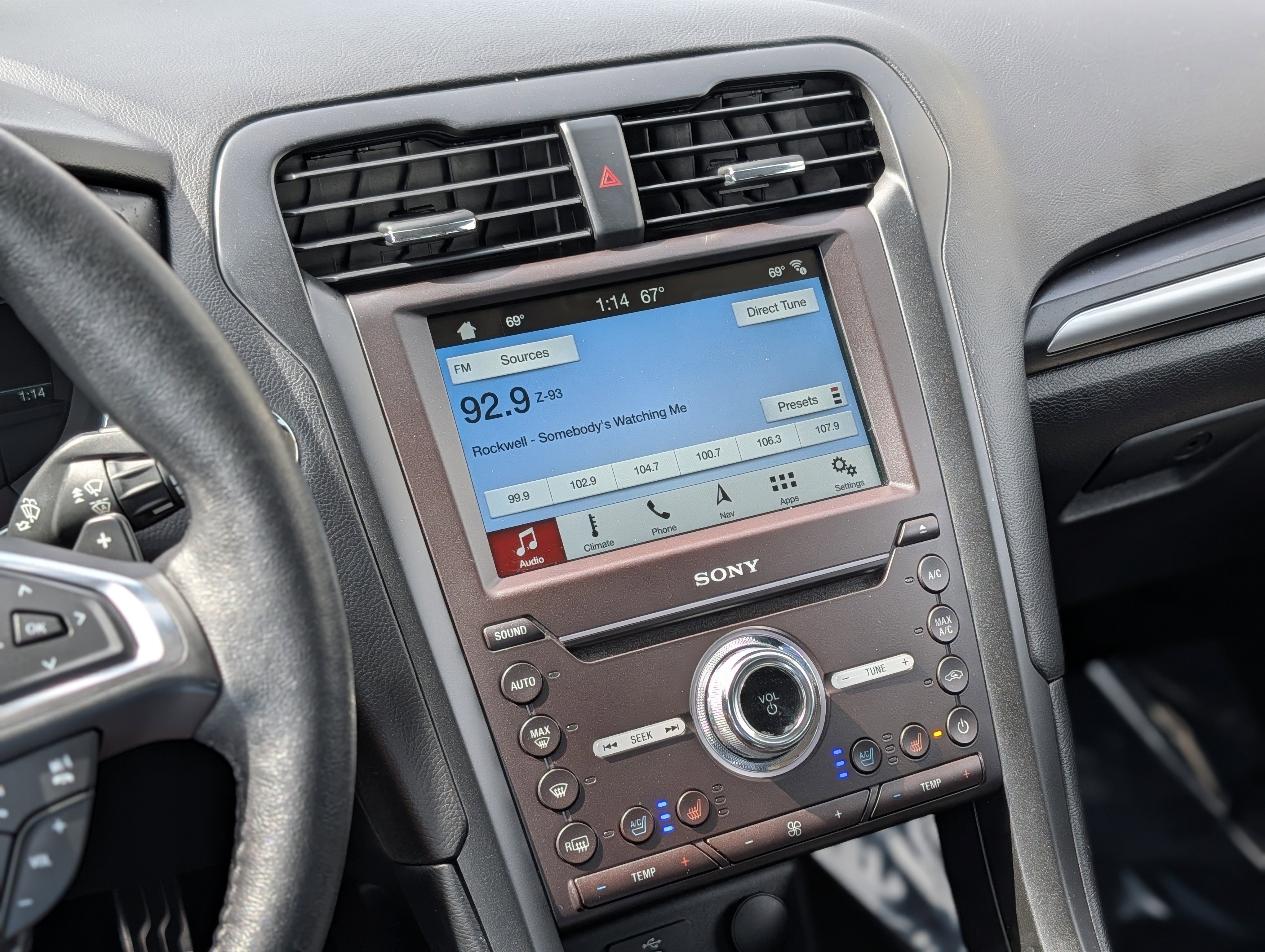 Used 2018 Ford Fusion Titanium FWD image 18