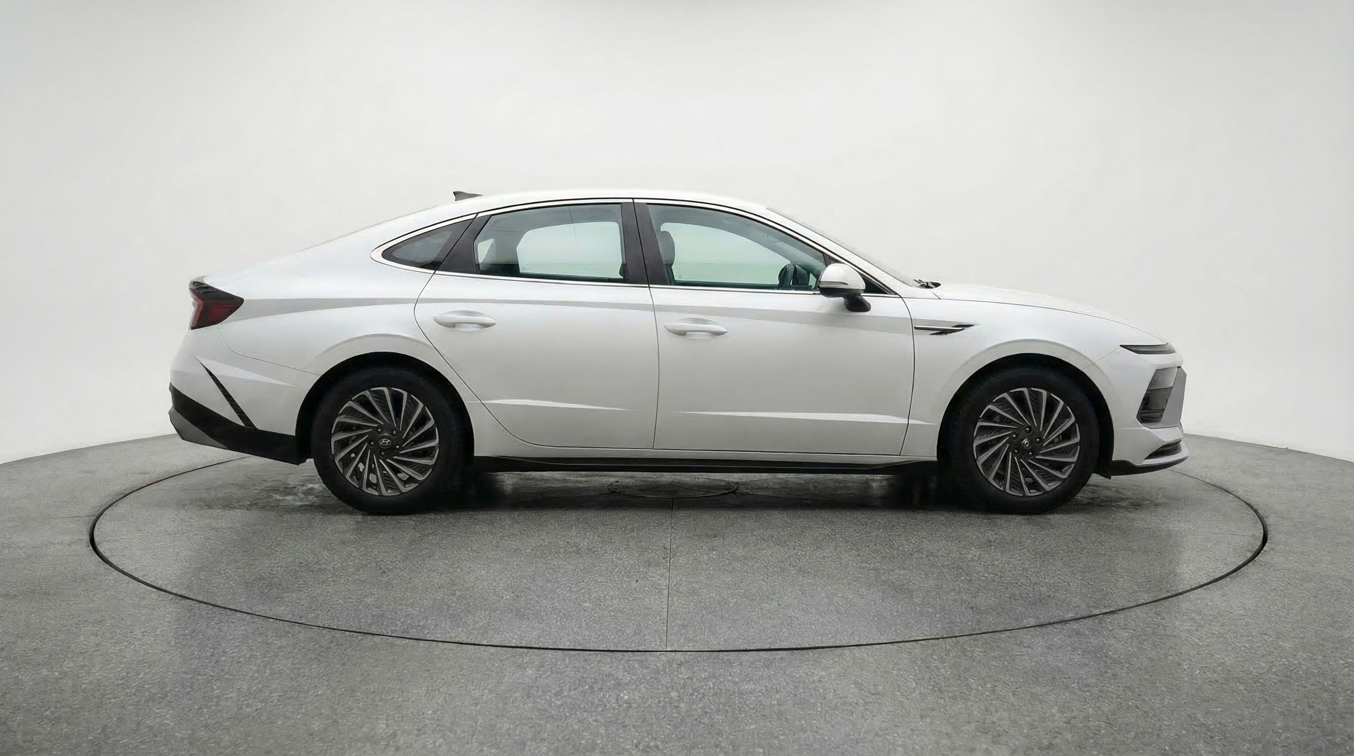 Used 2025 Hyundai Sonata SEL image 11