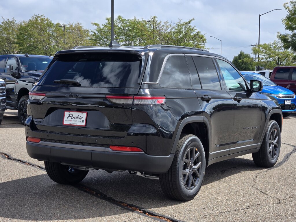 New 2027 Jeep Grand Cherokee Altitude AWD/4WD image 3