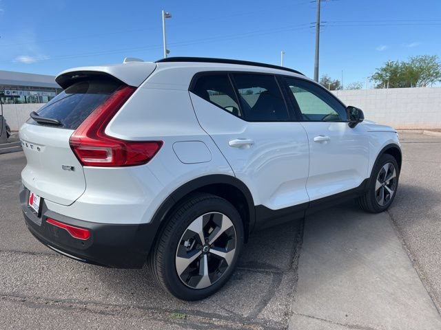 New 2026 Volvo XC40 B5 Plus w/ Protection Package Premier AWD/4WD image 4