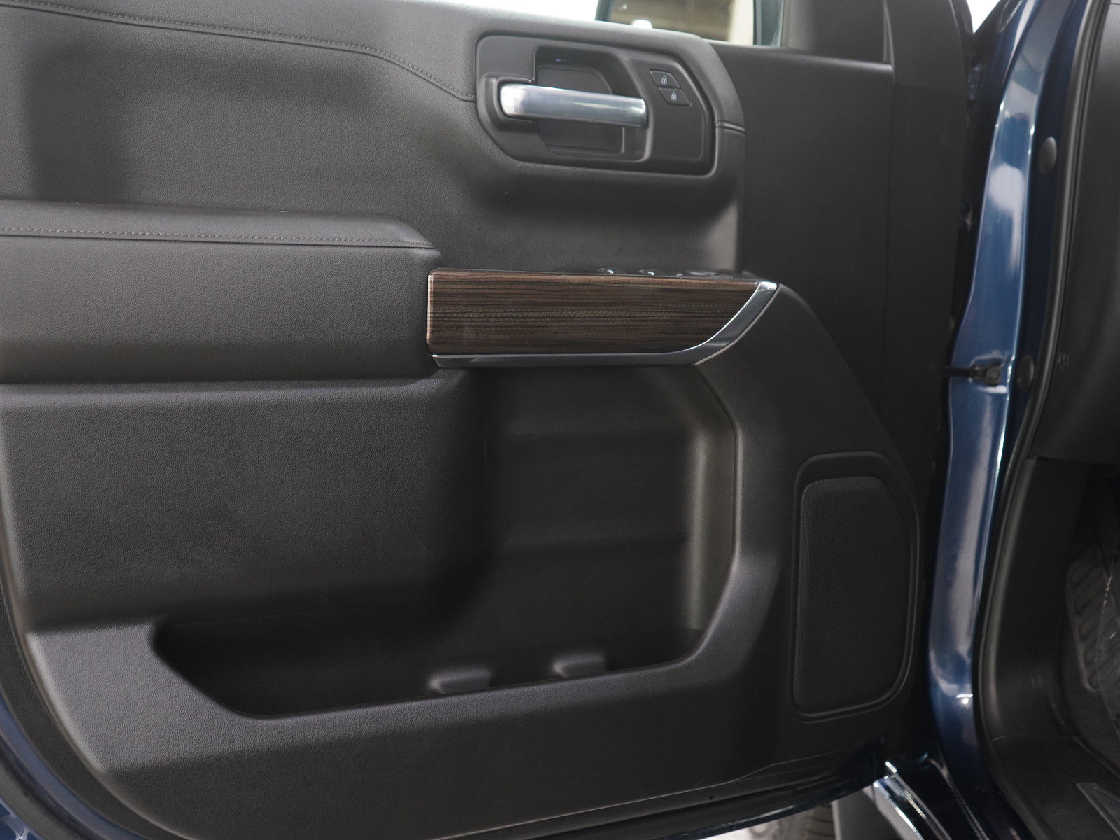 Used 2022 Chevrolet Silverado 1500 RST AWD/4WD image 17