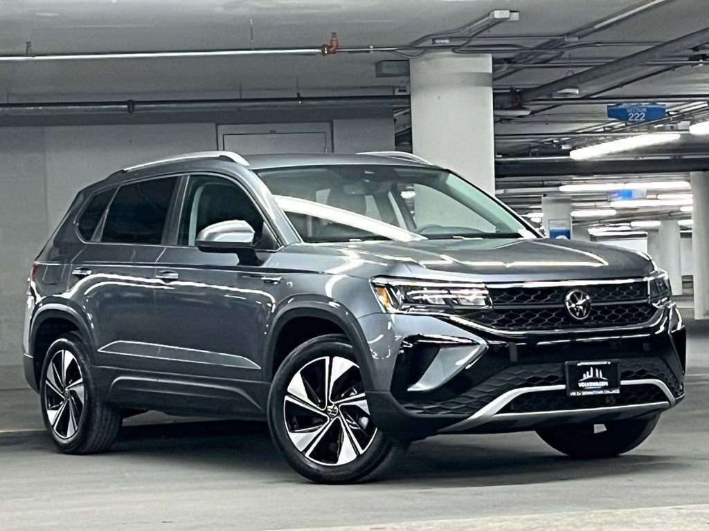 Used 2024 Volkswagen Taos SE video 2