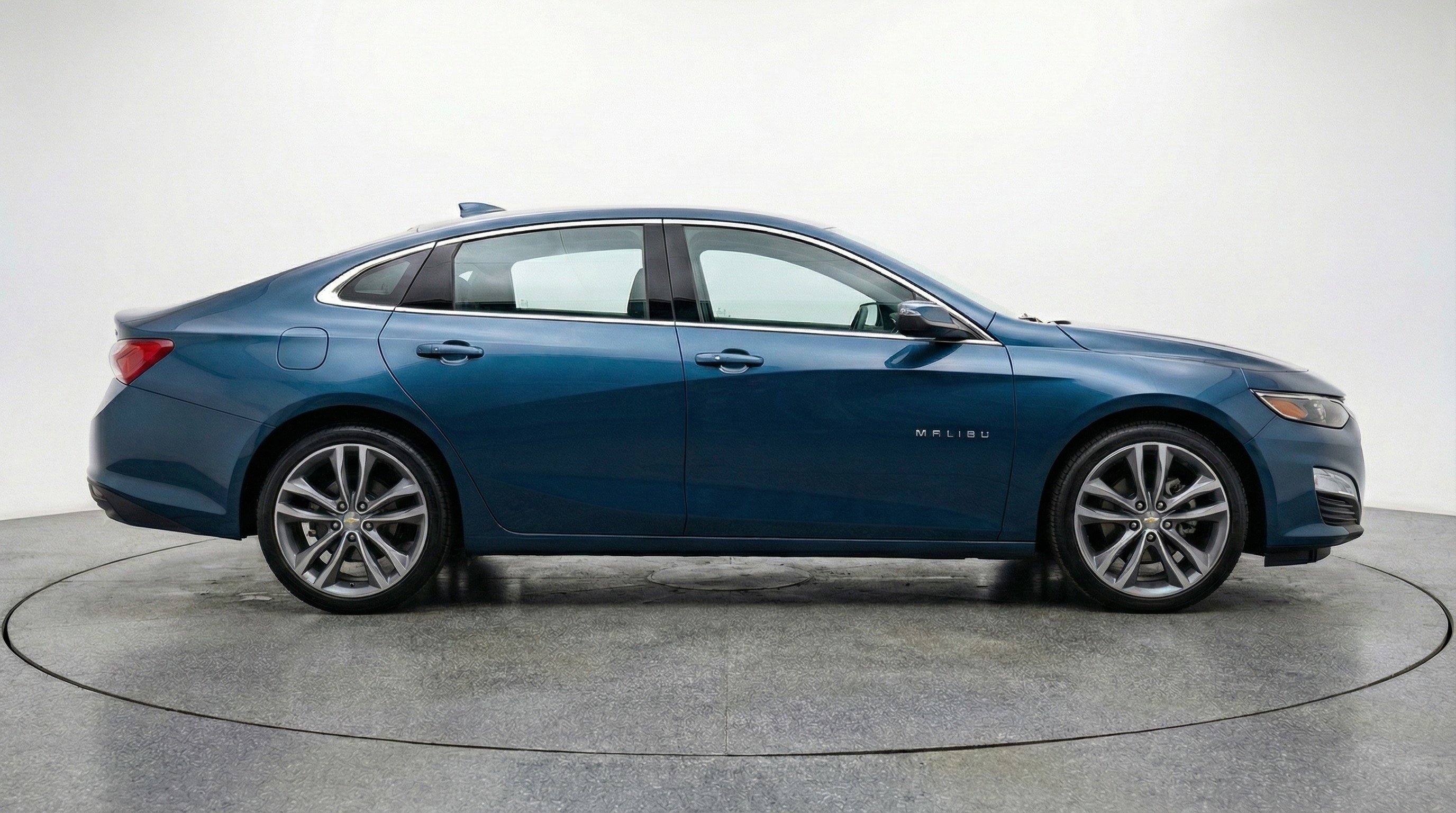 Used 2024 Chevrolet Malibu LT image 11