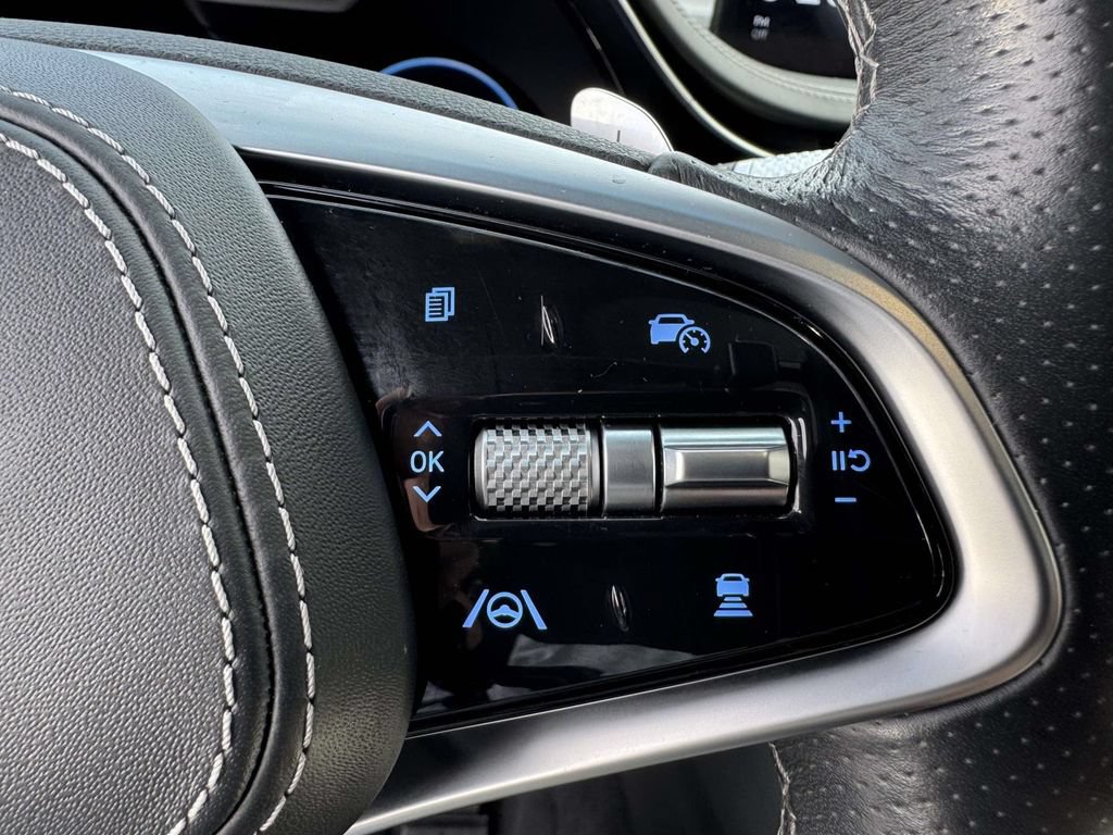 Certified 2022 Genesis GV70 3.5T Sport w/ Sport Prestige Package AWD/4WD image 21