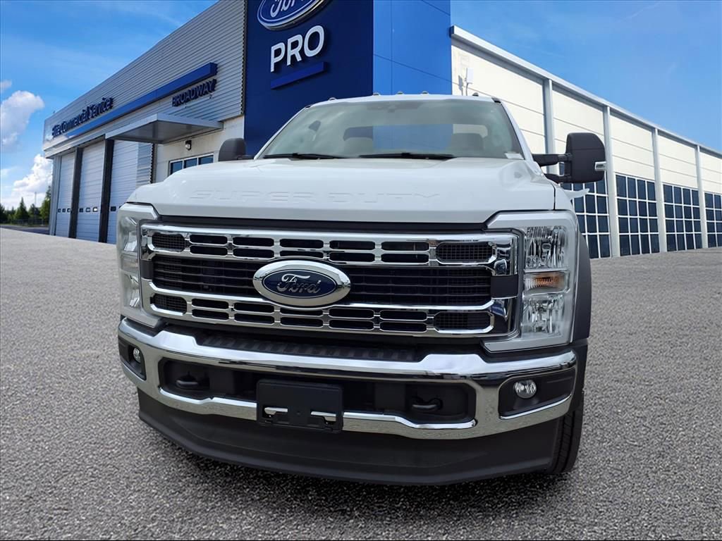 New 2025 Ford F550 2WD Regular Cab Super Duty image 17