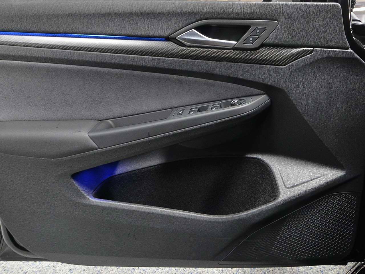 Used 2025 Volkswagen Golf R Black Edition AWD/4WD image 5