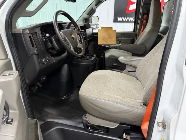 Used 2018 Chevrolet Express 2500 w/ Driver Convenience Package RWD image 13