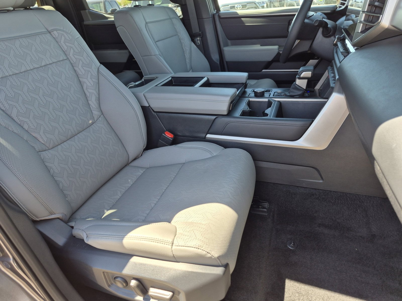 Used 2025 Toyota Tundra Limited image 22