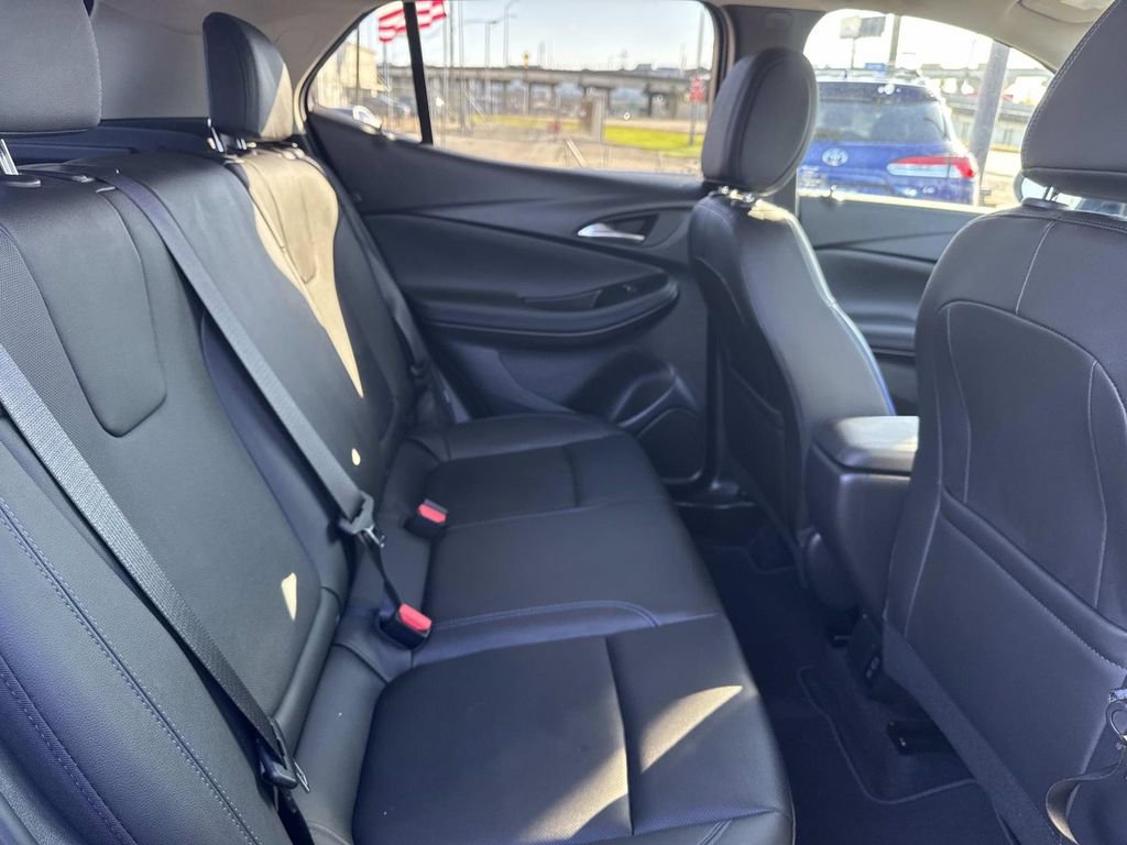 Certified 2025 Buick Encore GX Sport Touring image 9