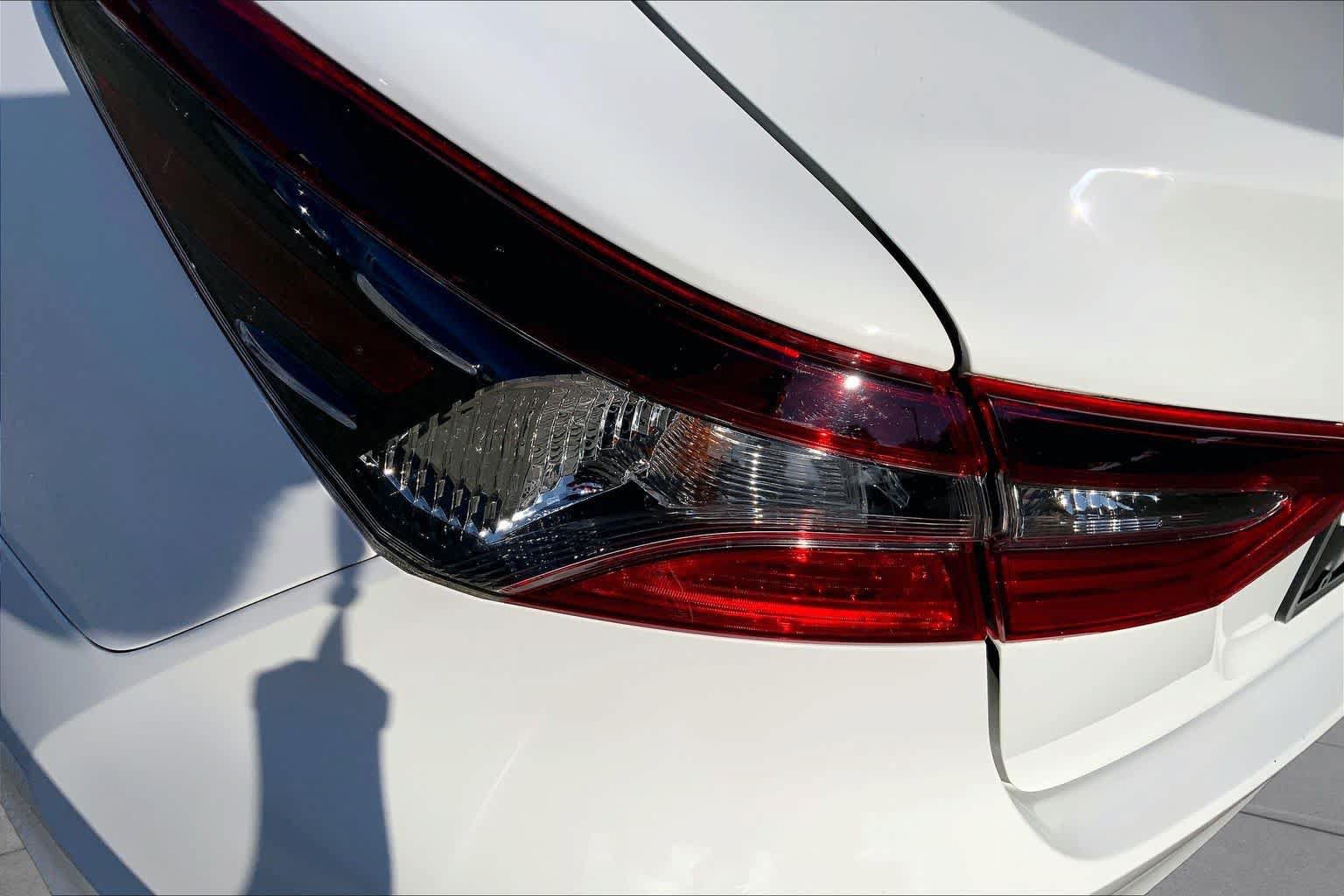Used 2024 Toyota Camry LE AWD/4WD image 29