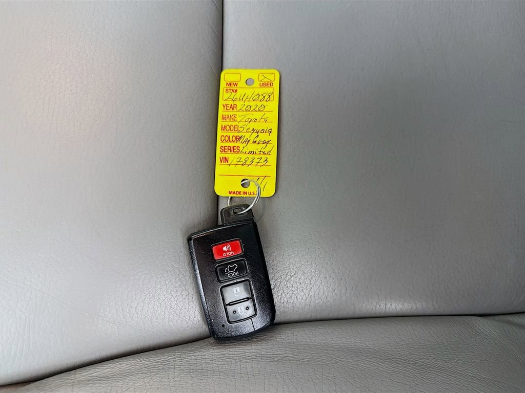 Used 2020 Toyota Sequoia Limited AWD/4WD image 38