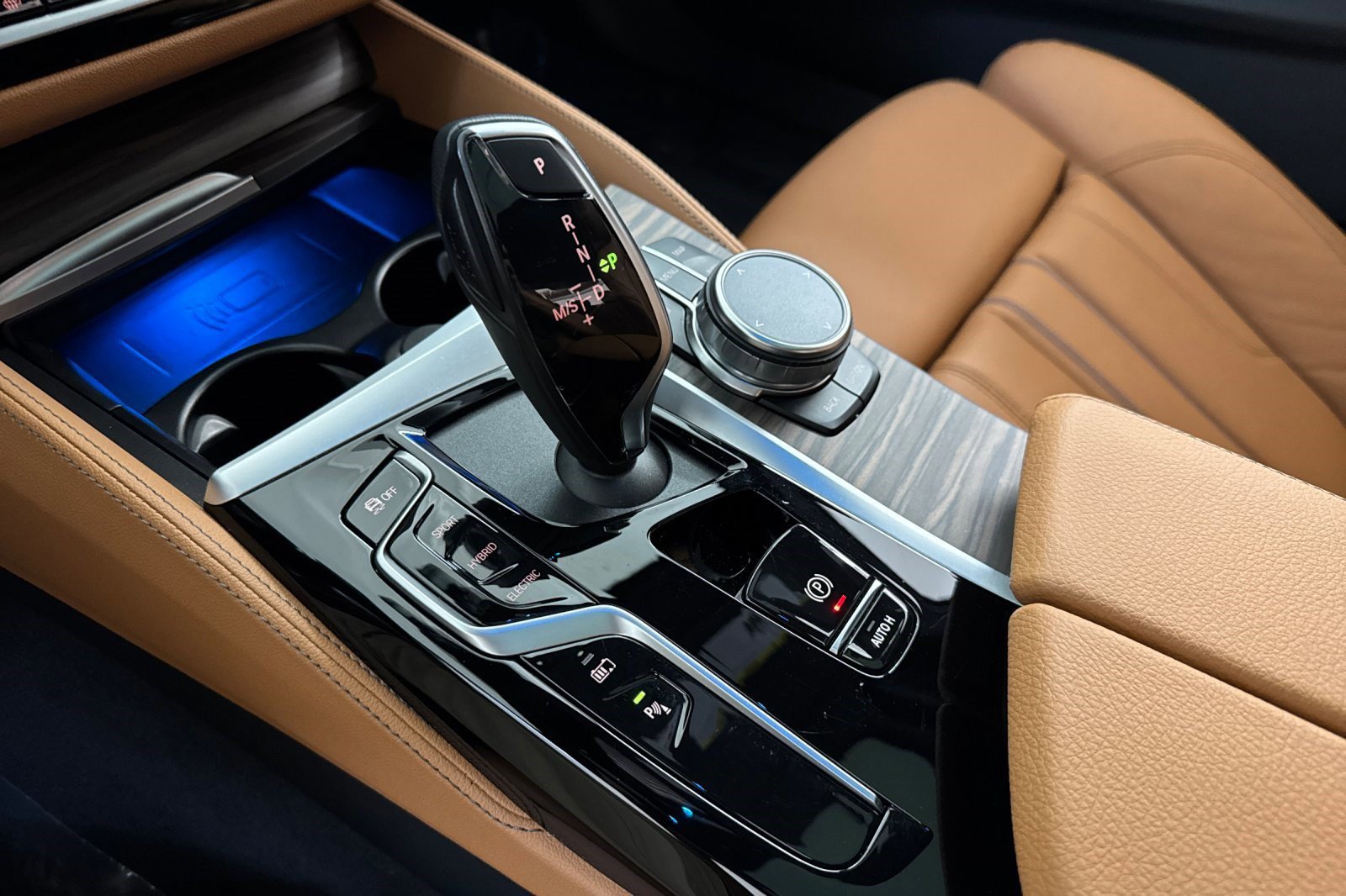 Certified 2023 BMW 530e w/ M Sport Package RWD image 18