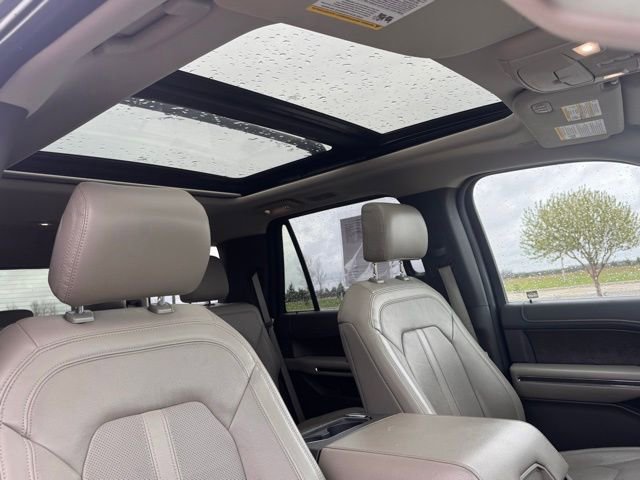 Used 2019 Ford Expedition Limited w/ Equipment Group 302A AWD/4WD image 25