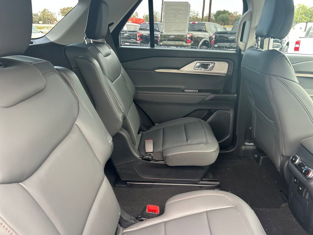 New 2025 Ford Explorer Active w/ Active Comfort Package image 26