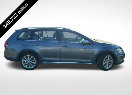 Used 2019 Volkswagen Golf Alltrack S image 2