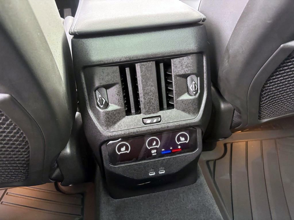 Used 2025 BMW X3 xDrive30i w/ Convenience Package image 32