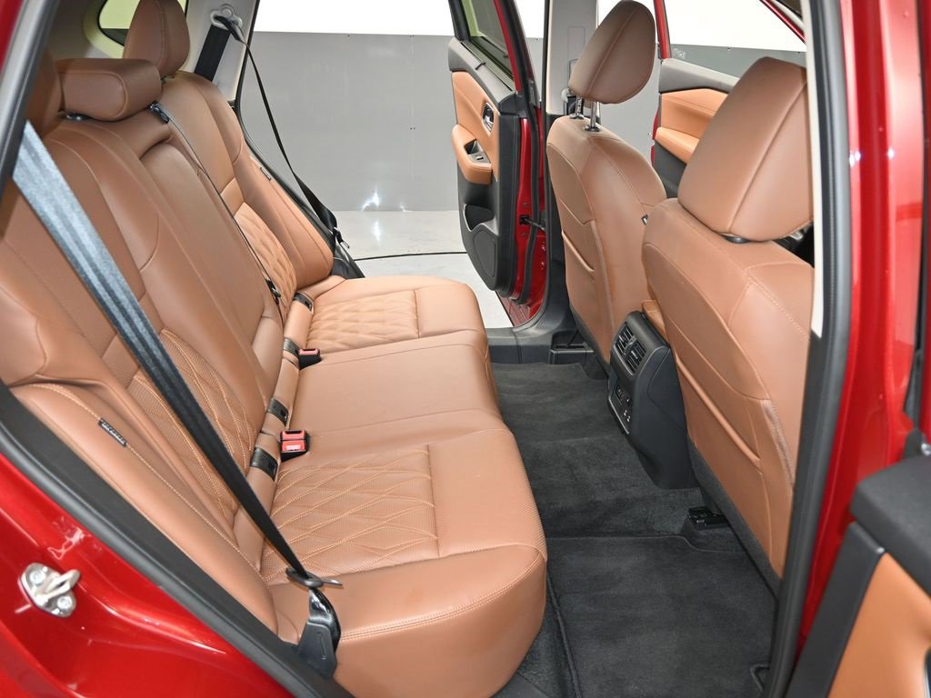 Used 2025 Nissan Rogue Platinum w/ Platinum Premium Package image 27