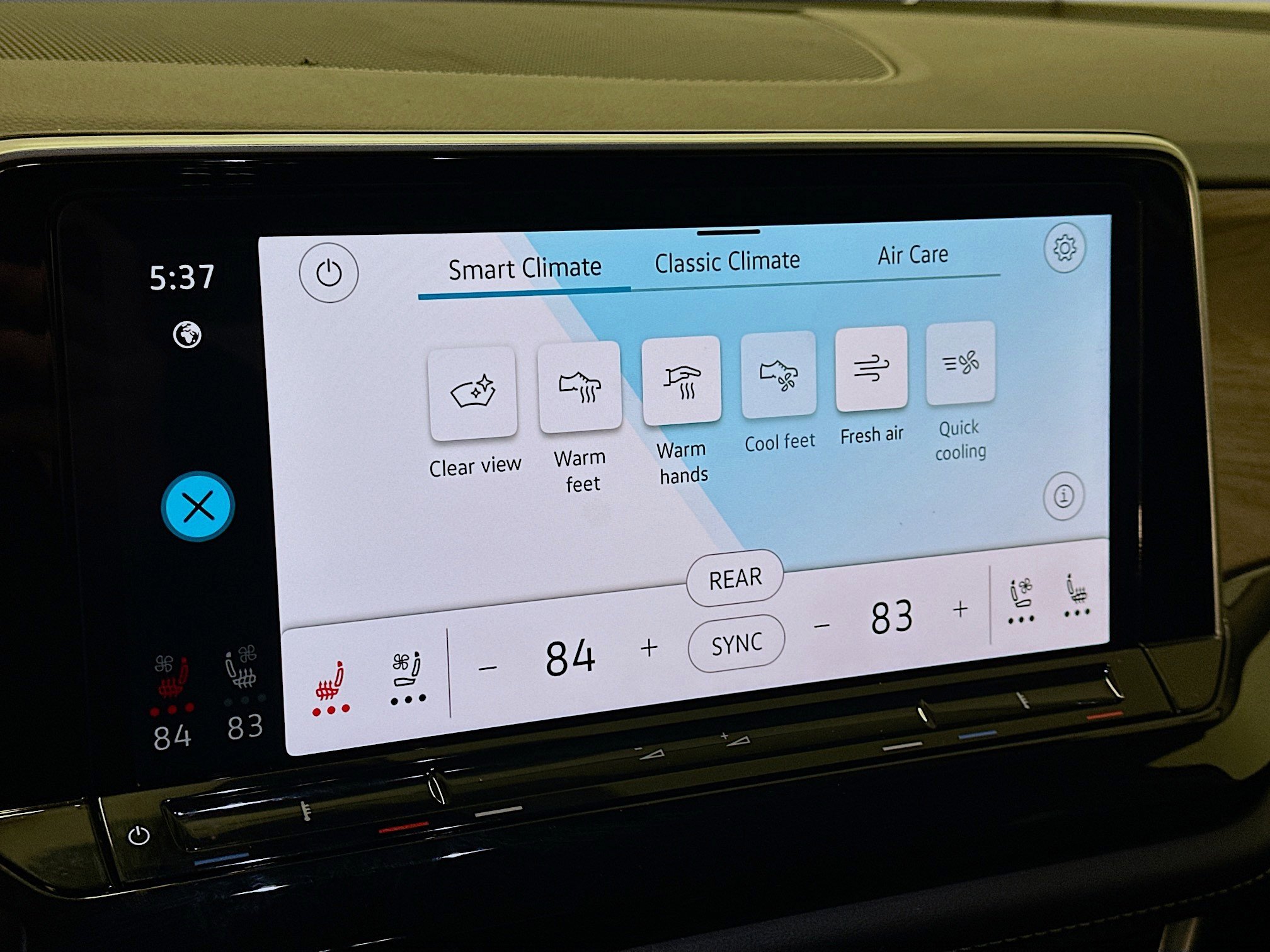 Used 2025 Volkswagen Atlas SE AWD/4WD image 24