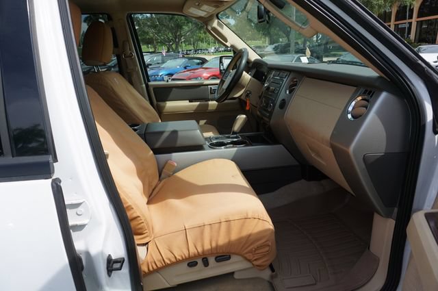 Used 2014 Ford Expedition XLT w/ Equipment Group 202A RWD image 3