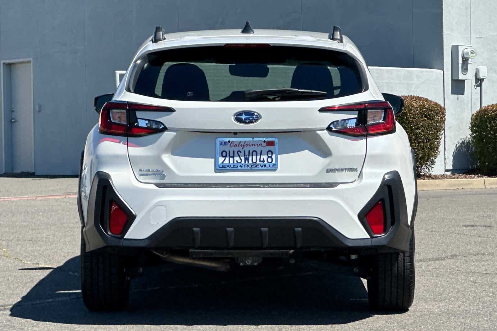 Used 2024 Subaru Crosstrek 2.0i Premium w/ Crosstrek Mirror Package AWD/4WD image 8