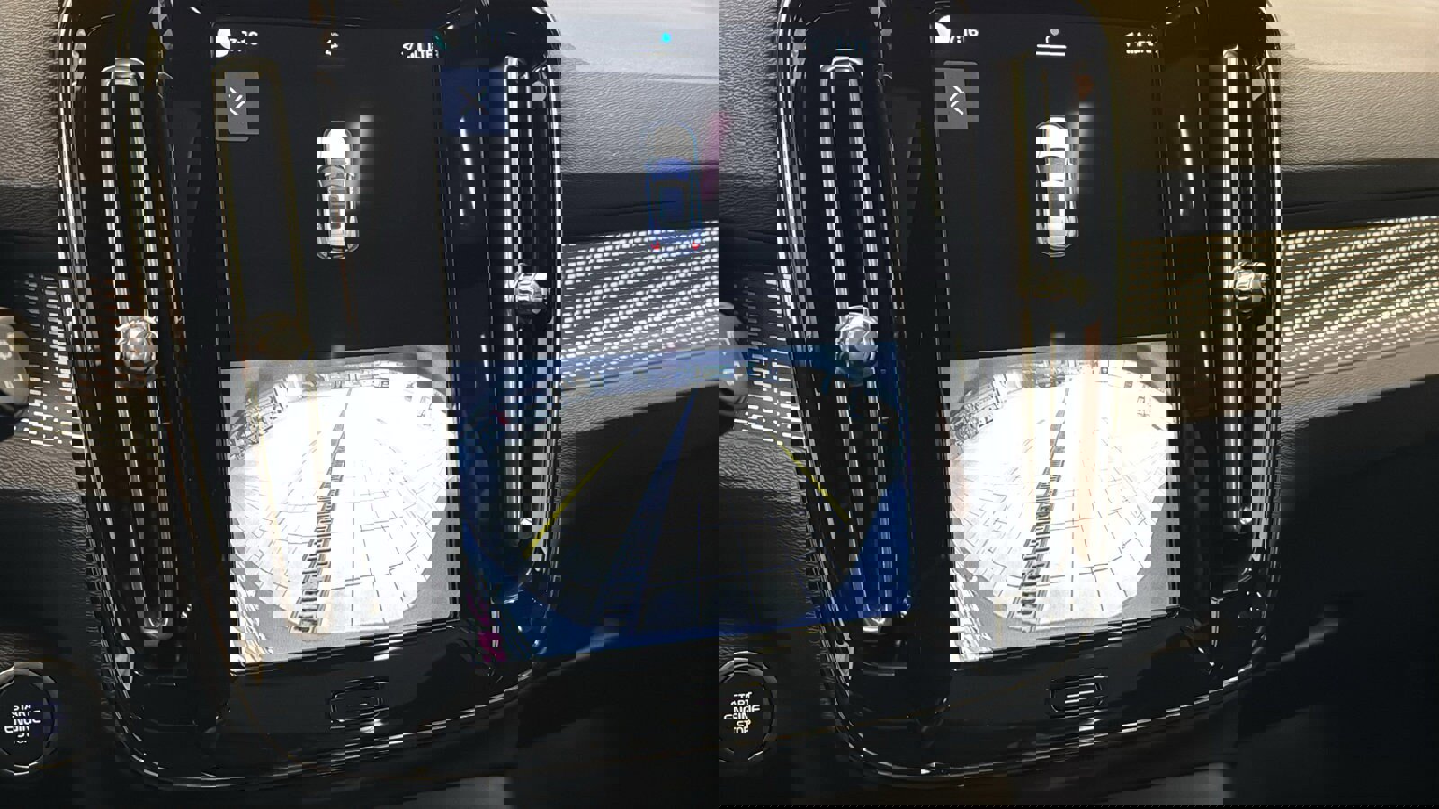 Used 2023 Volvo XC40 B5 Ultimate w/ Climate Package image 18