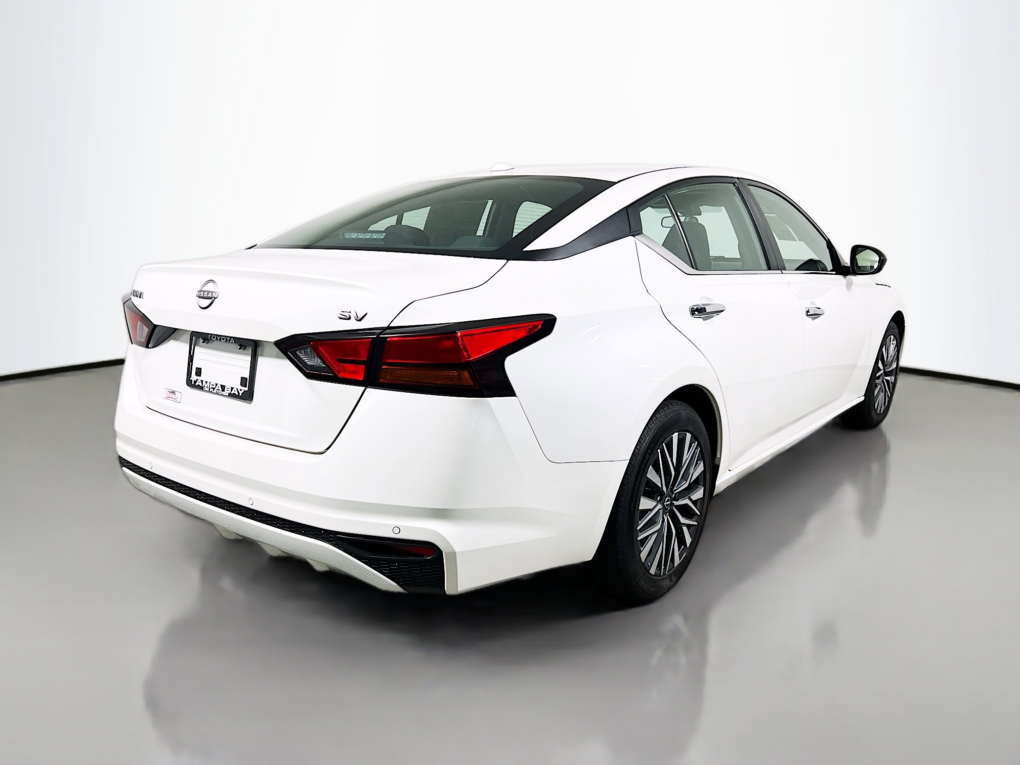 Used 2024 Nissan Altima 2.5 SV image 4