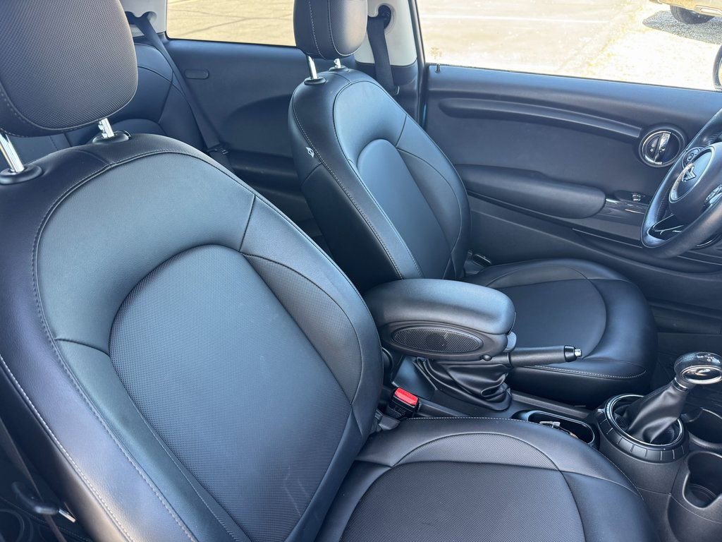 Used 2015 MINI Cooper 2-Door Hardtop image 13