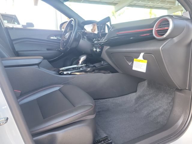 Used 2025 Chevrolet Trax RS FWD image 23