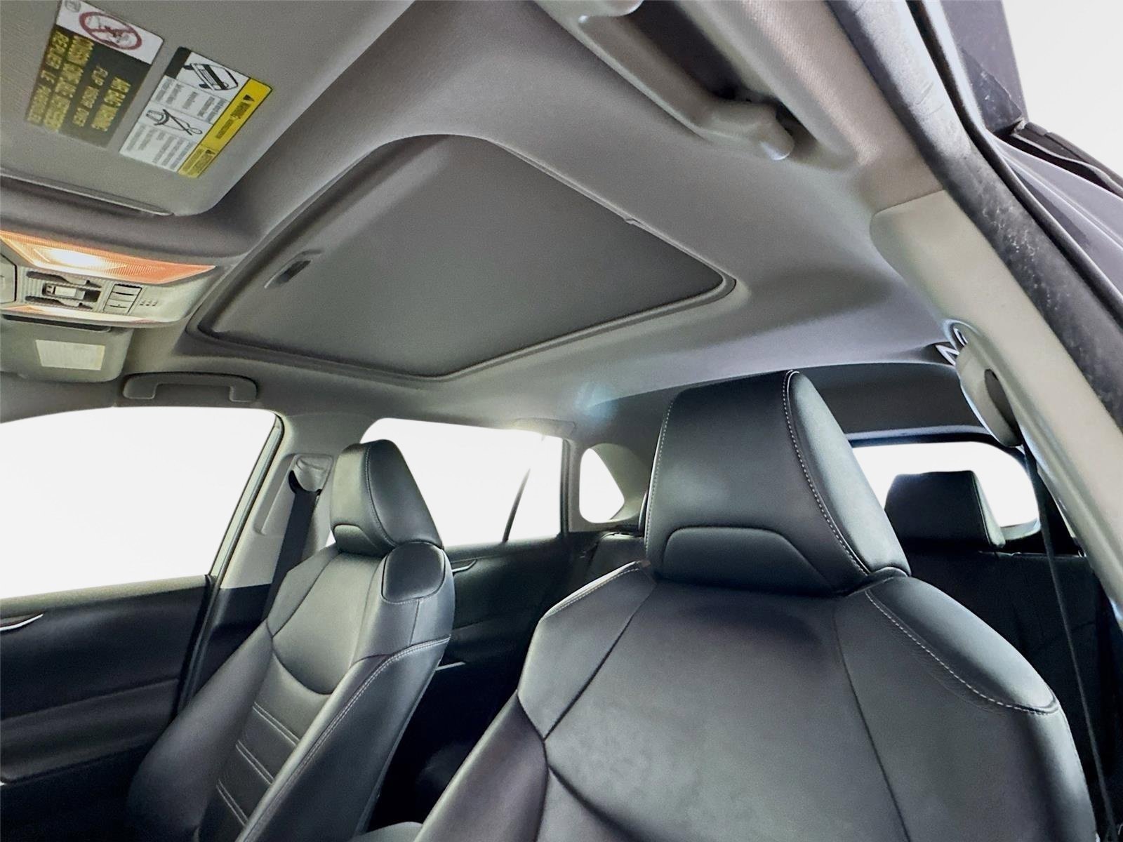 Used 2019 Toyota RAV4 XLE Premium FWD image 15