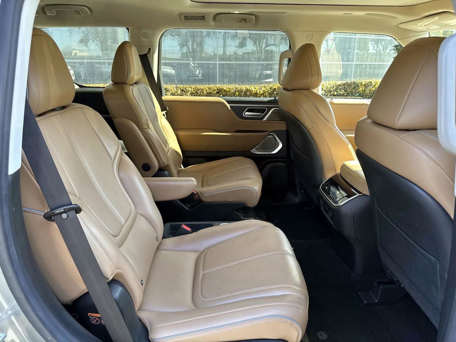 Used 2025 INFINITI QX80 Sensory image 17