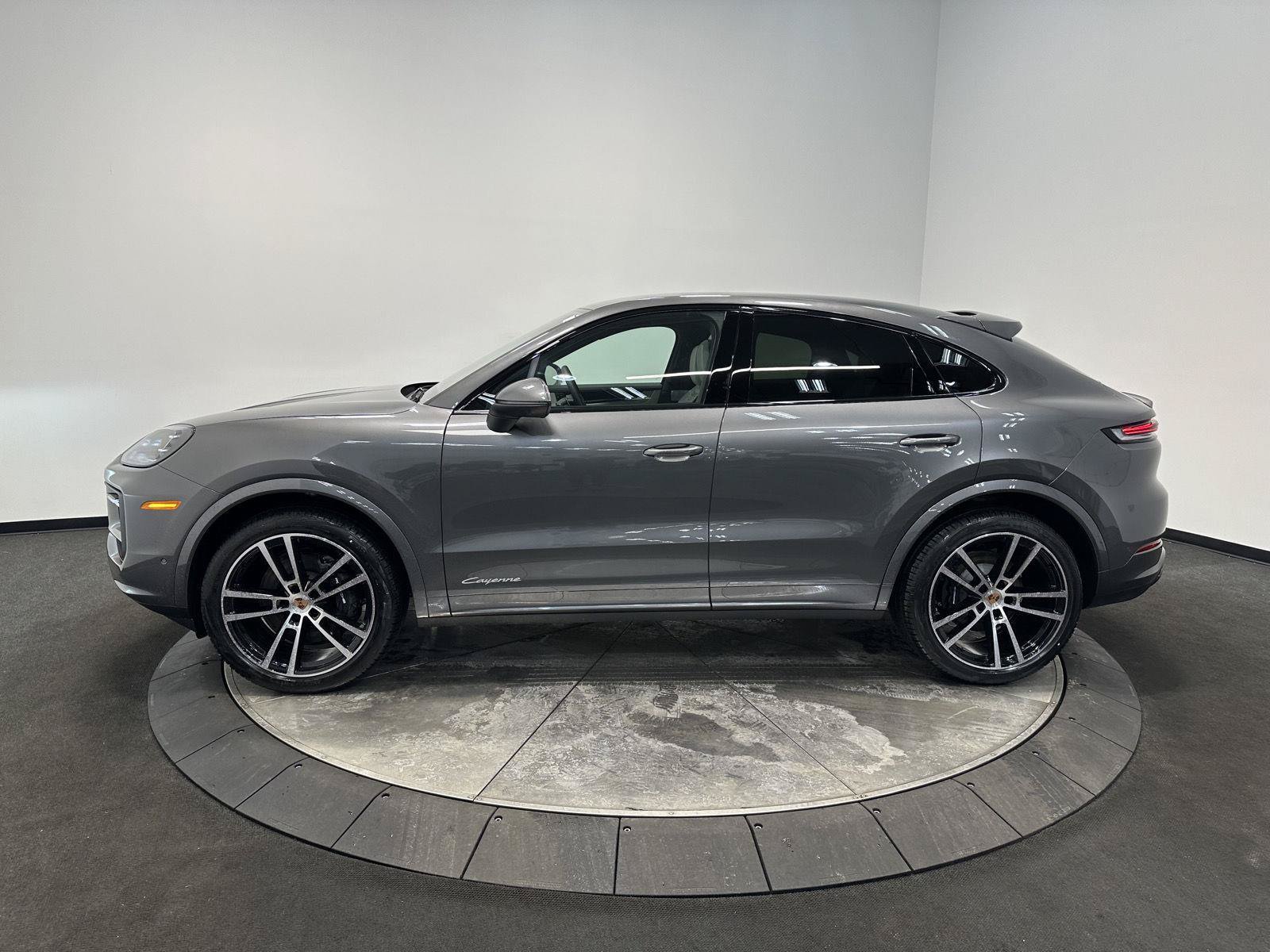New 2026 Porsche Cayenne Coupe AWD/4WD image 2