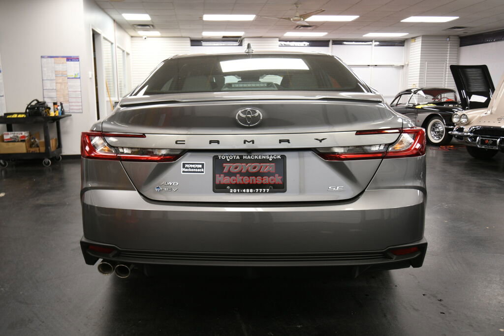 Certified 2025 Toyota Camry SE image 6