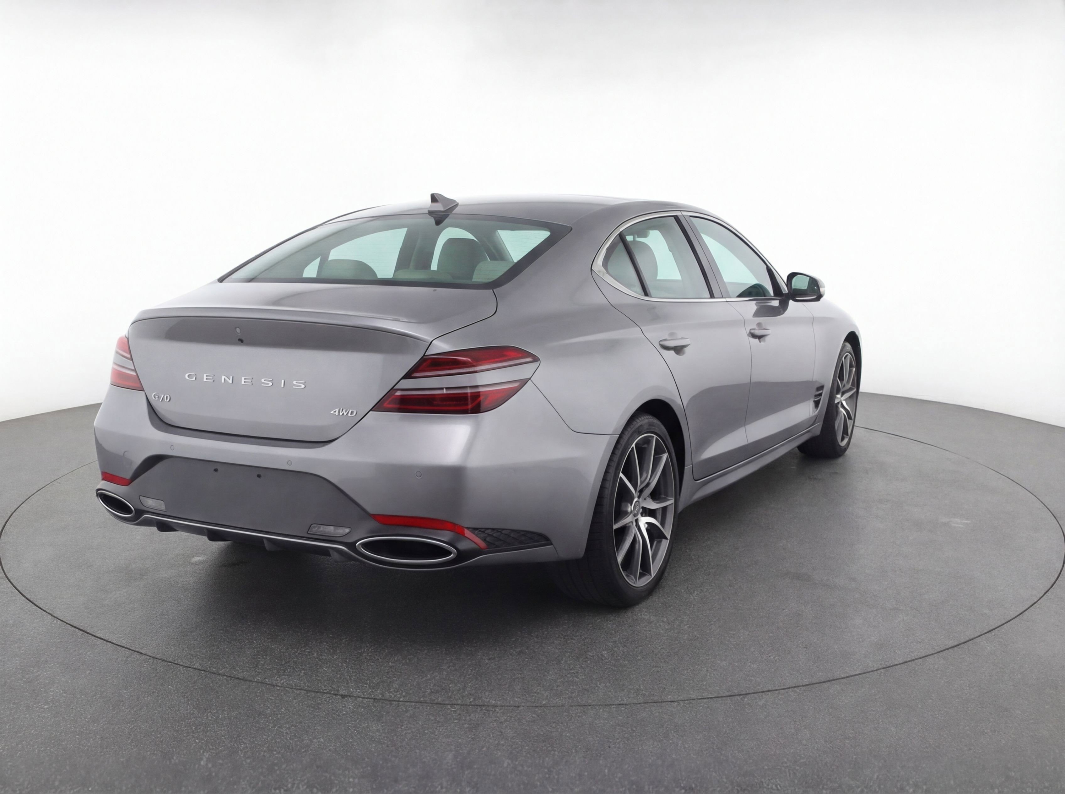 Used 2025 Genesis G70 2.5T image 9