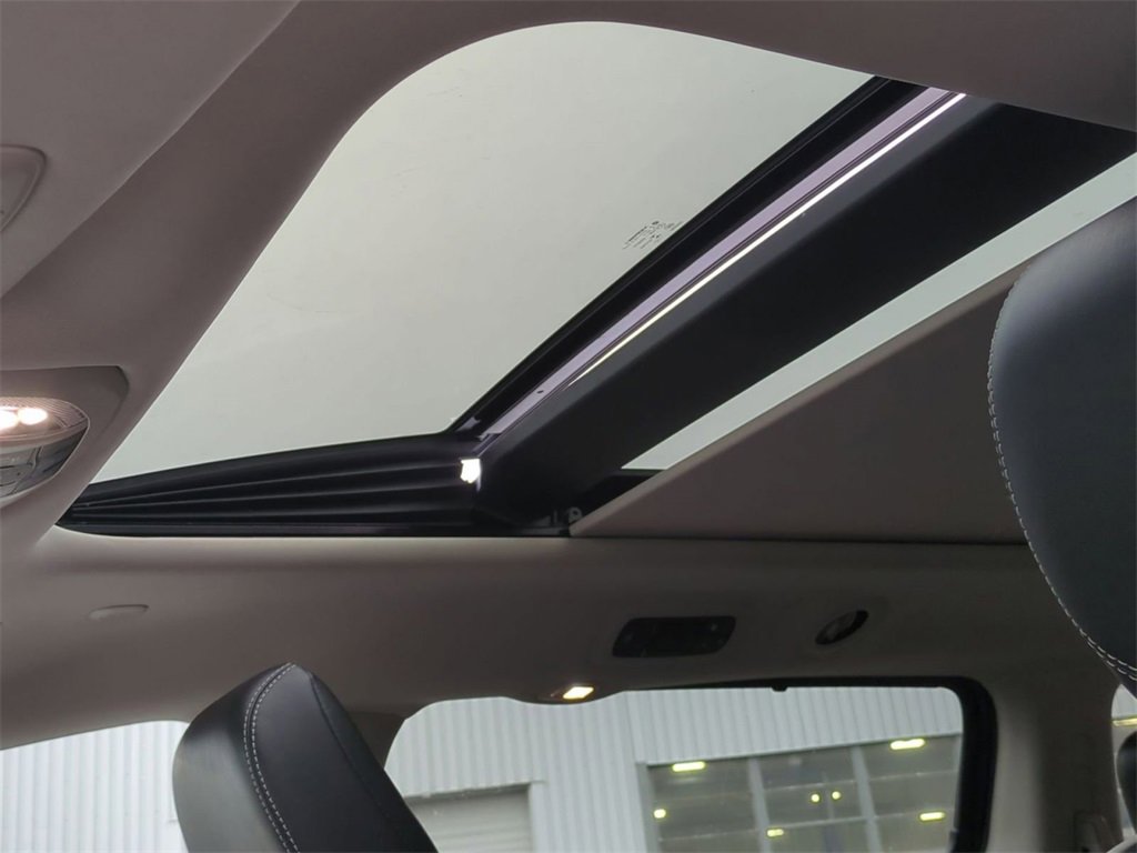 Used 2022 Chrysler Pacifica Limited image 19