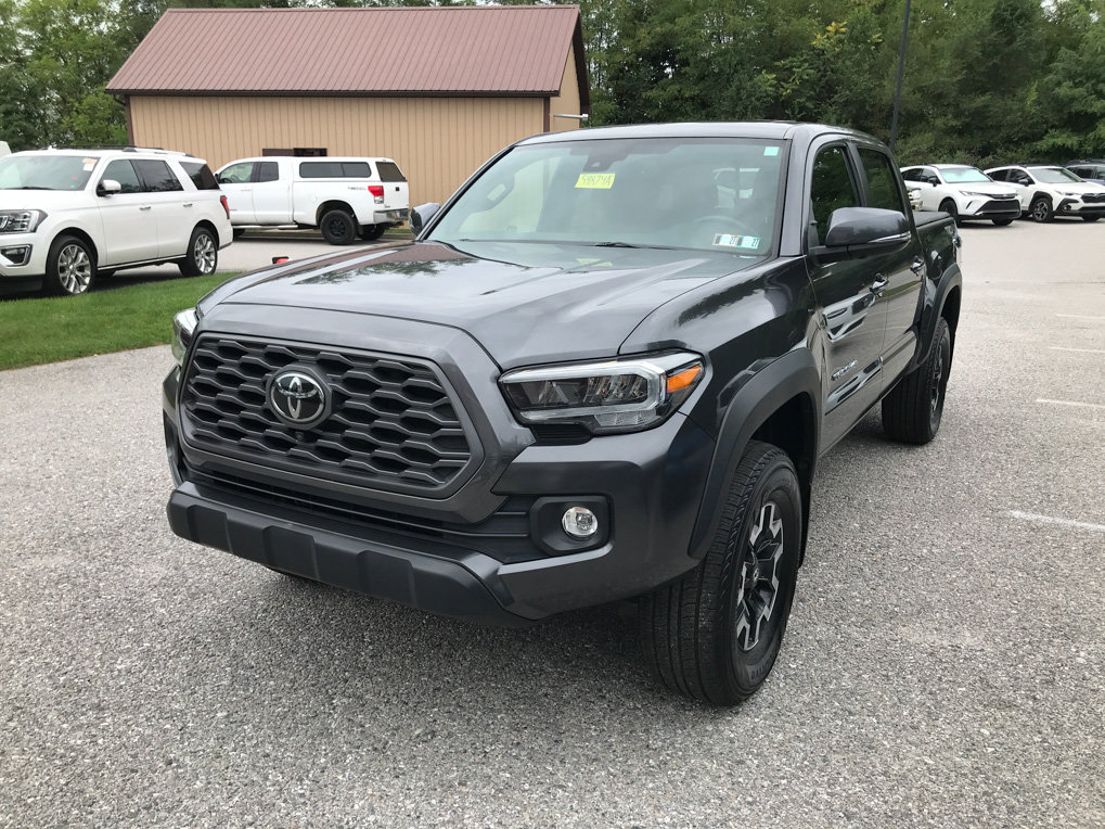 Used 2022 Toyota Tacoma TRD Off-Road w/ TRD Premium Off Road Package AWD/4WD image 4